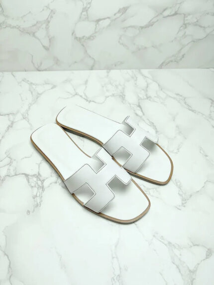 Hermes Oran sandal Blanc Size 39