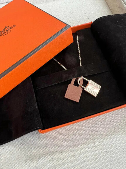 Hermes O Kelly pendant  Necklace Gold RGHW