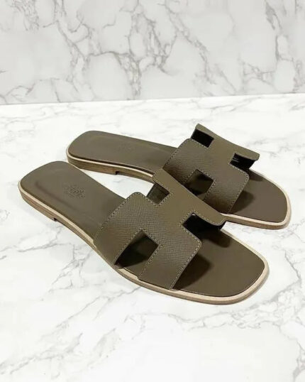 Hermes Oran sandal Etoupe Size 39