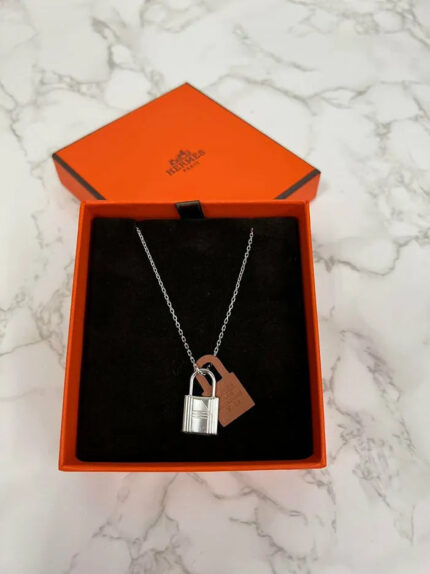 Hermes O Kelly pendant  Necklace Gold PHW2️⃣