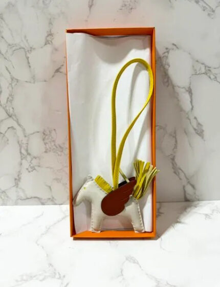 Hermes Rodeo Pagase PM Craie / Jaune De Naples / Cuivre