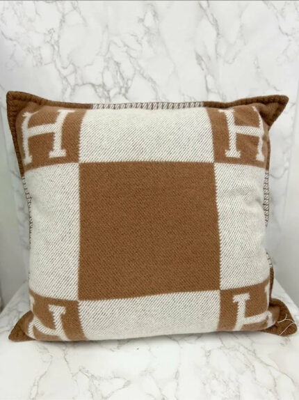 Hermes Avalon pillow  Écru/Camel 50 x 50 cm